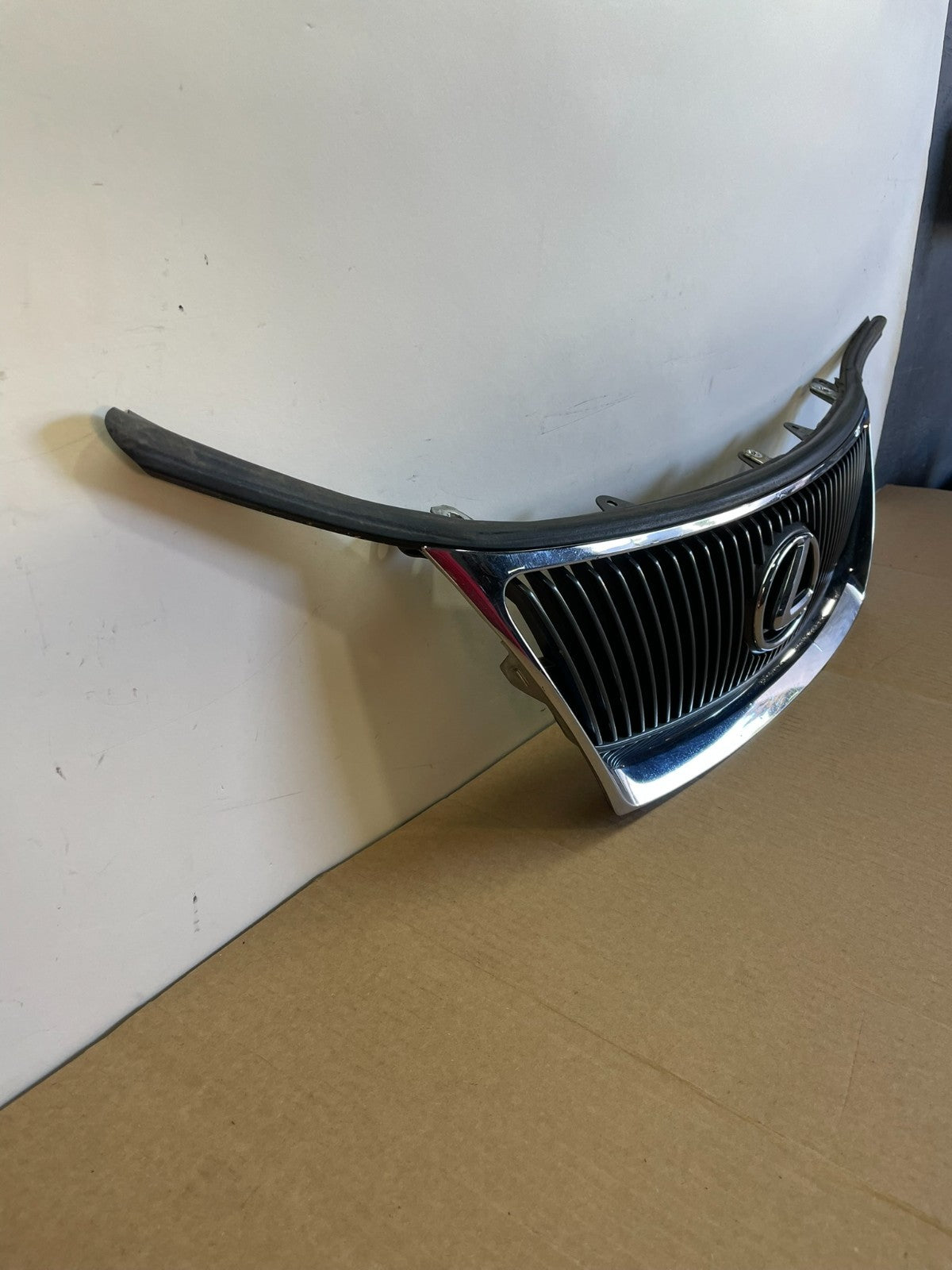 2006 - 2008 Lexus IS250 IS350 Front Upper Chrome Grill Grille AG9853 DG2