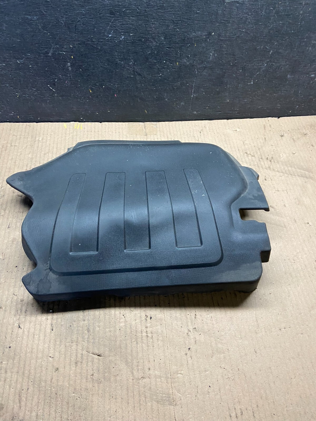 2008 to 2012 Chevrolet Malibu Engine Cover Plastic Motor Shield A9549 DG0