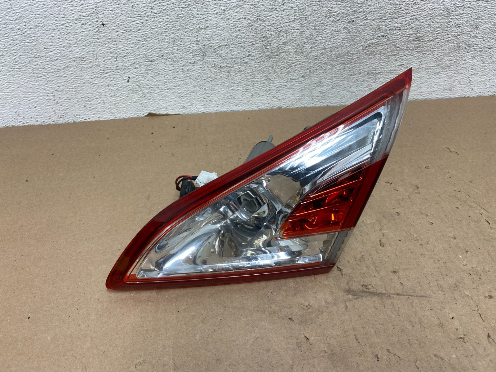 2011-2014 Nissan Murano Right Passenger RH Side Inner Tail Light AG41000