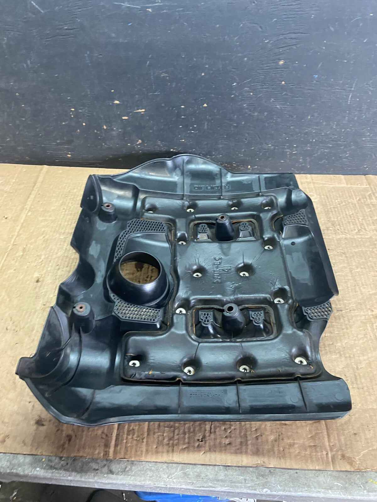 2006 to 2008 Kia Sedona V6 3.8L Engine Motor Cover O3311 PS7