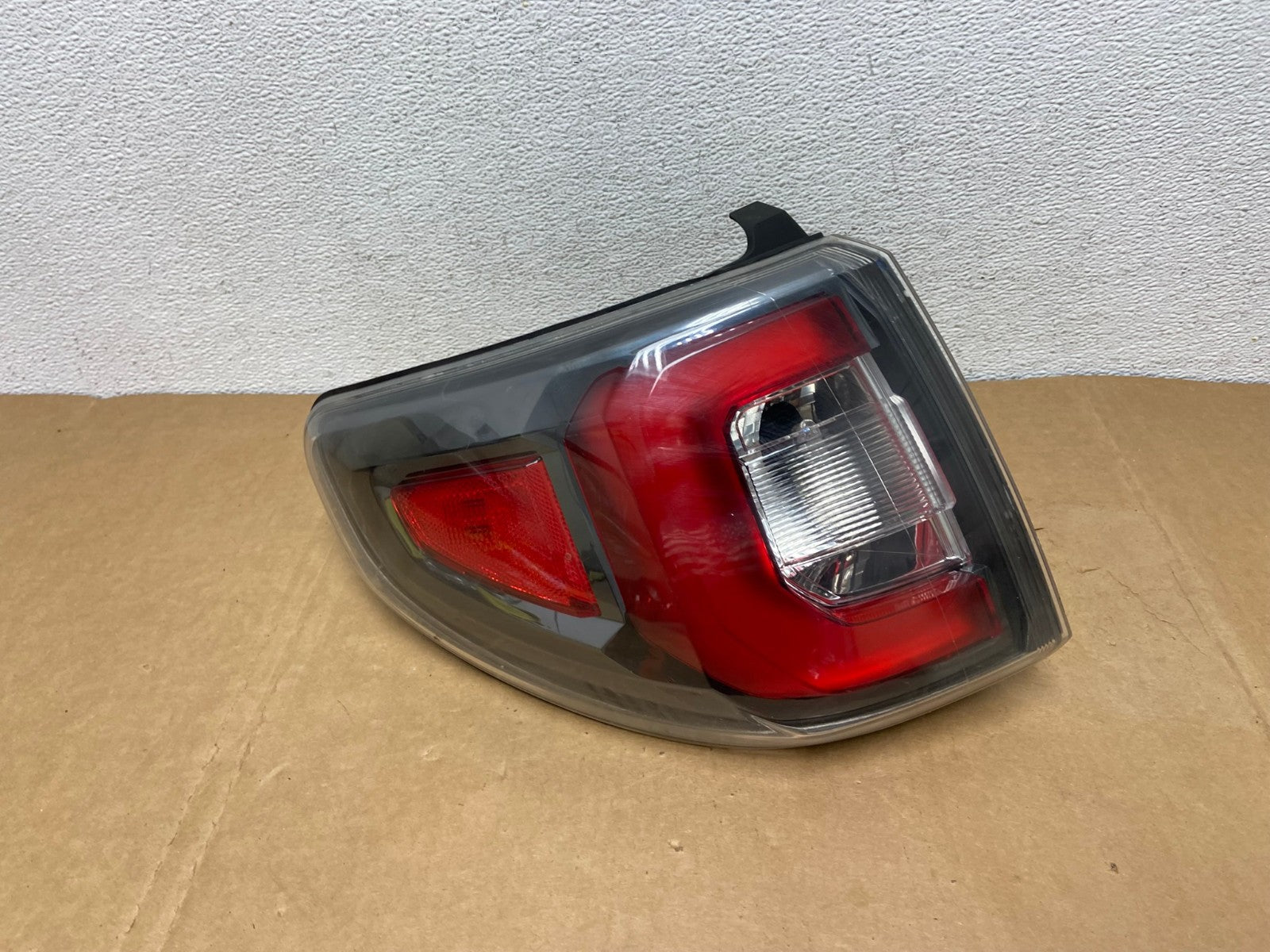 2013 to 2016 GMC Acadia Left Driver LH Side Tail Light AC8387 LK0