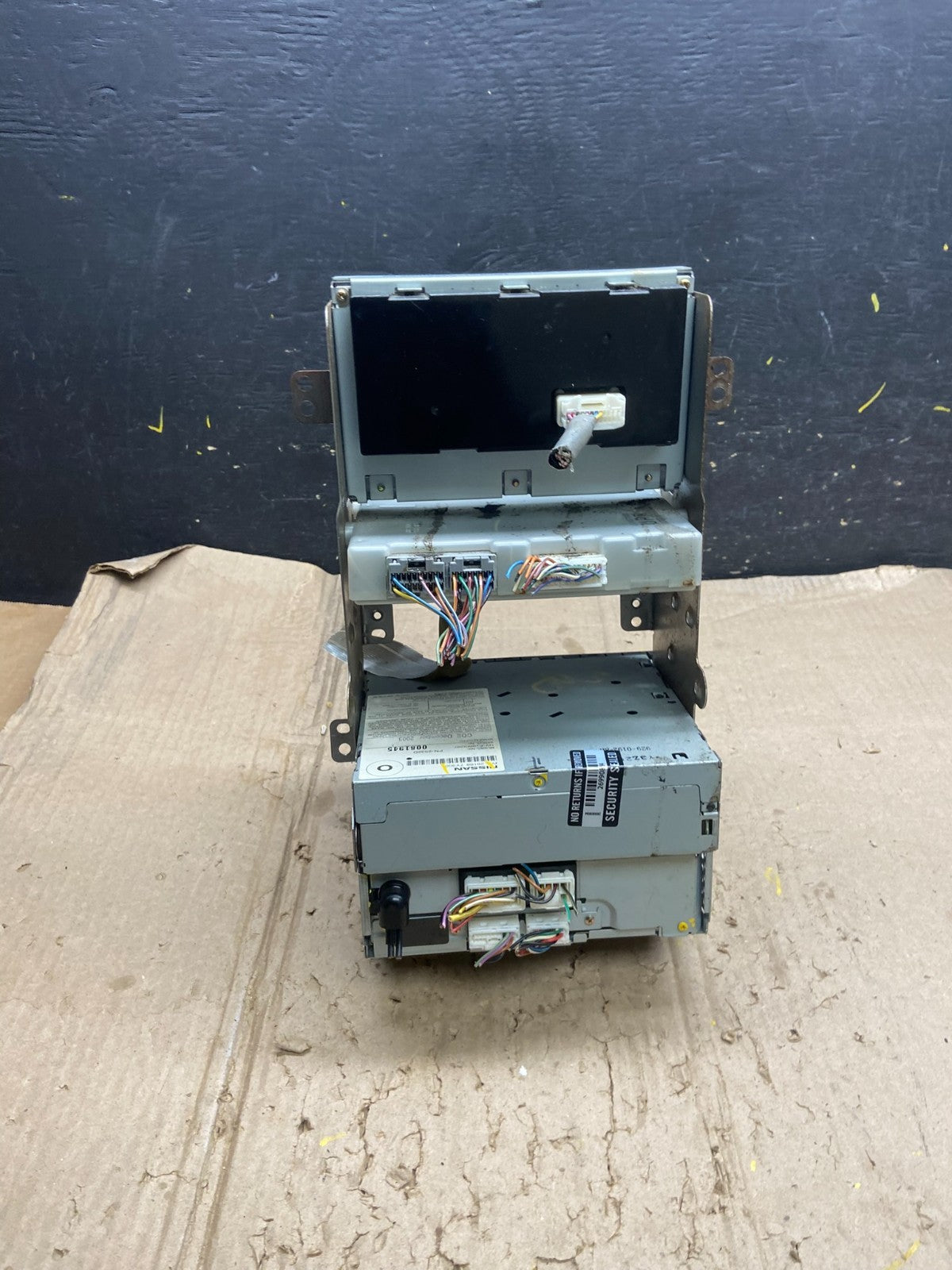 2004 - 2005 Nissan Maxima Screen Radio CD Navigation X6194 DG3
