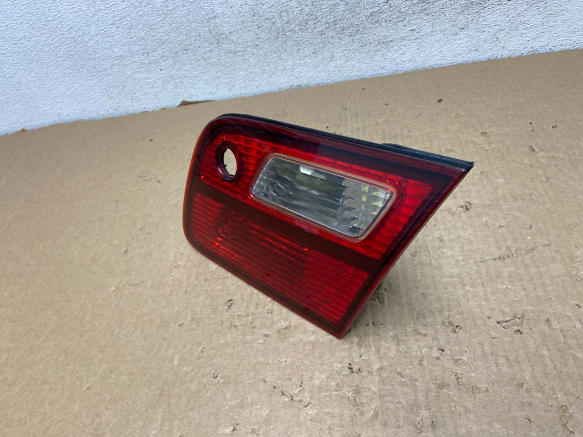 1998-1999 Toyota Avalon Right Passenger RH Side Inner Tail Light AF7945 GD1