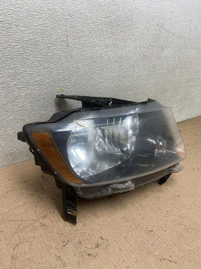 2011-2013 Jeep Grand Cherokee Right Passenger Halogen Headlight AA0501 DW2