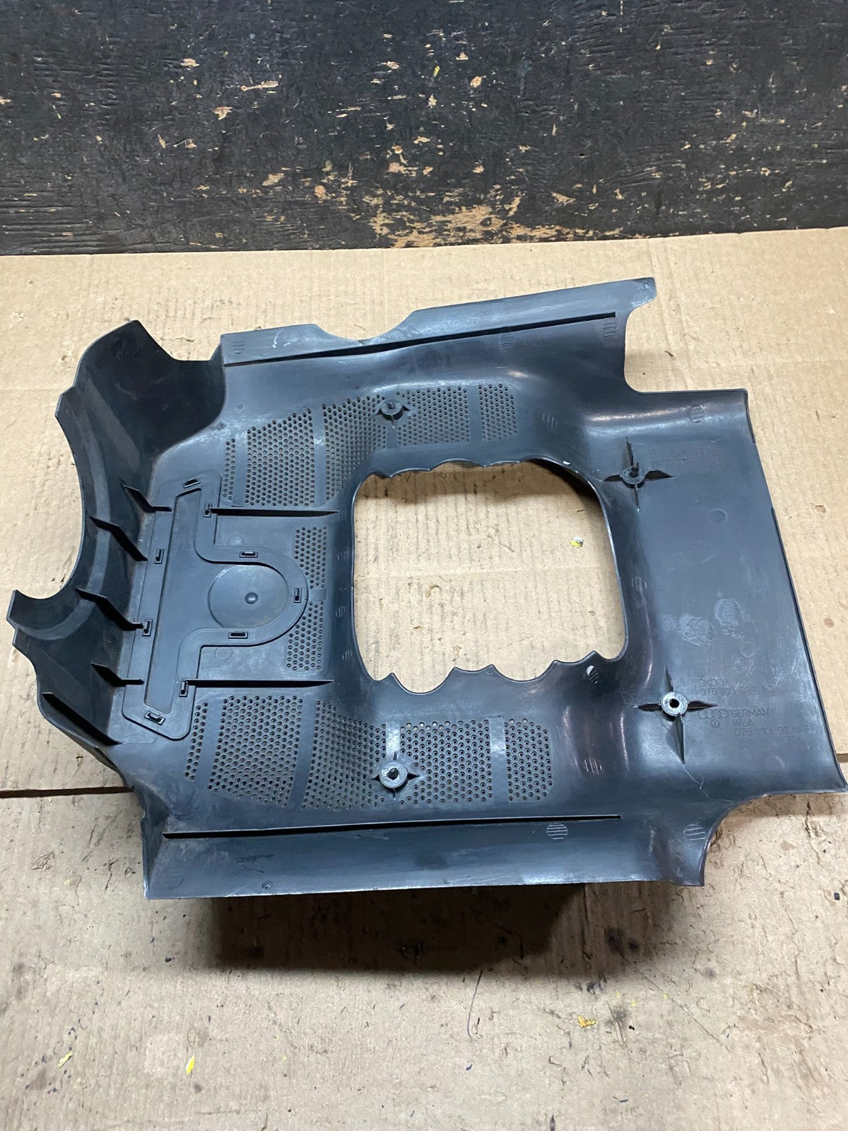 2001 to 2005 Volkswagen Passat 2.8 V6 Engine Motor Cover Oem X9602 DG7