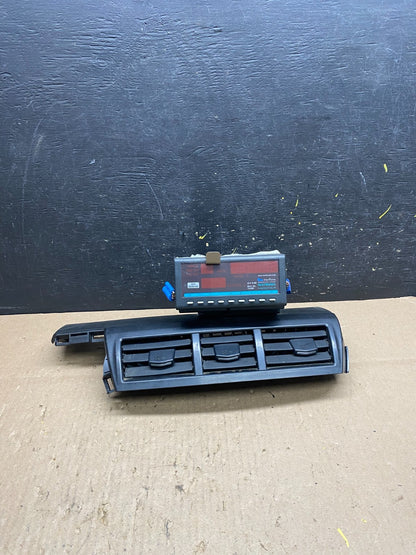 2012 2013 2014 Toyota Prius V Front Center Dash Air Vent T4862 PS0