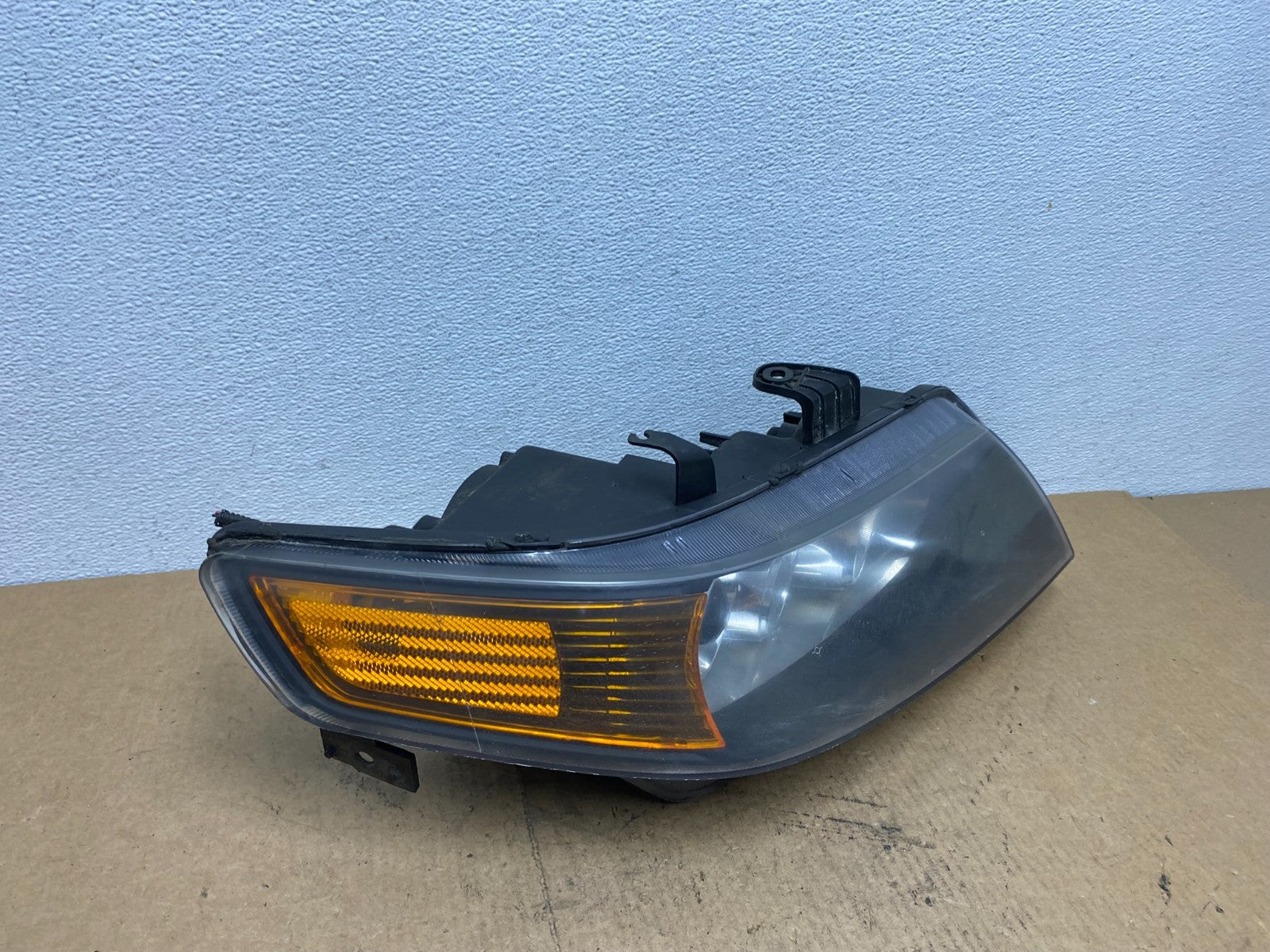 2004 to 2006 Acura TSX Right Passenger RH Side Xenon HID Headlight OEM AC3247 DW2