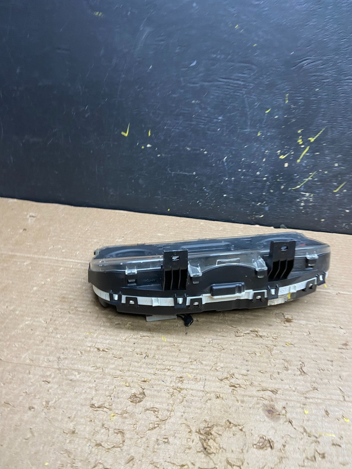 2011 2012  Ford Taurus Speedometer Instrument Cluster Gauges W3389 DG4