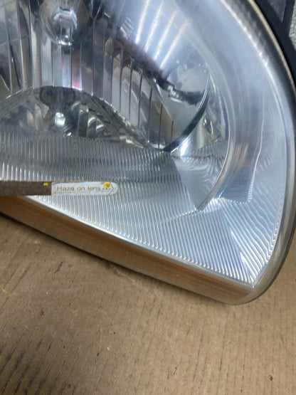 2005 to 2006 Kia Sportage Right Passenger RH Halogen Headlight OEM W3830 DW5