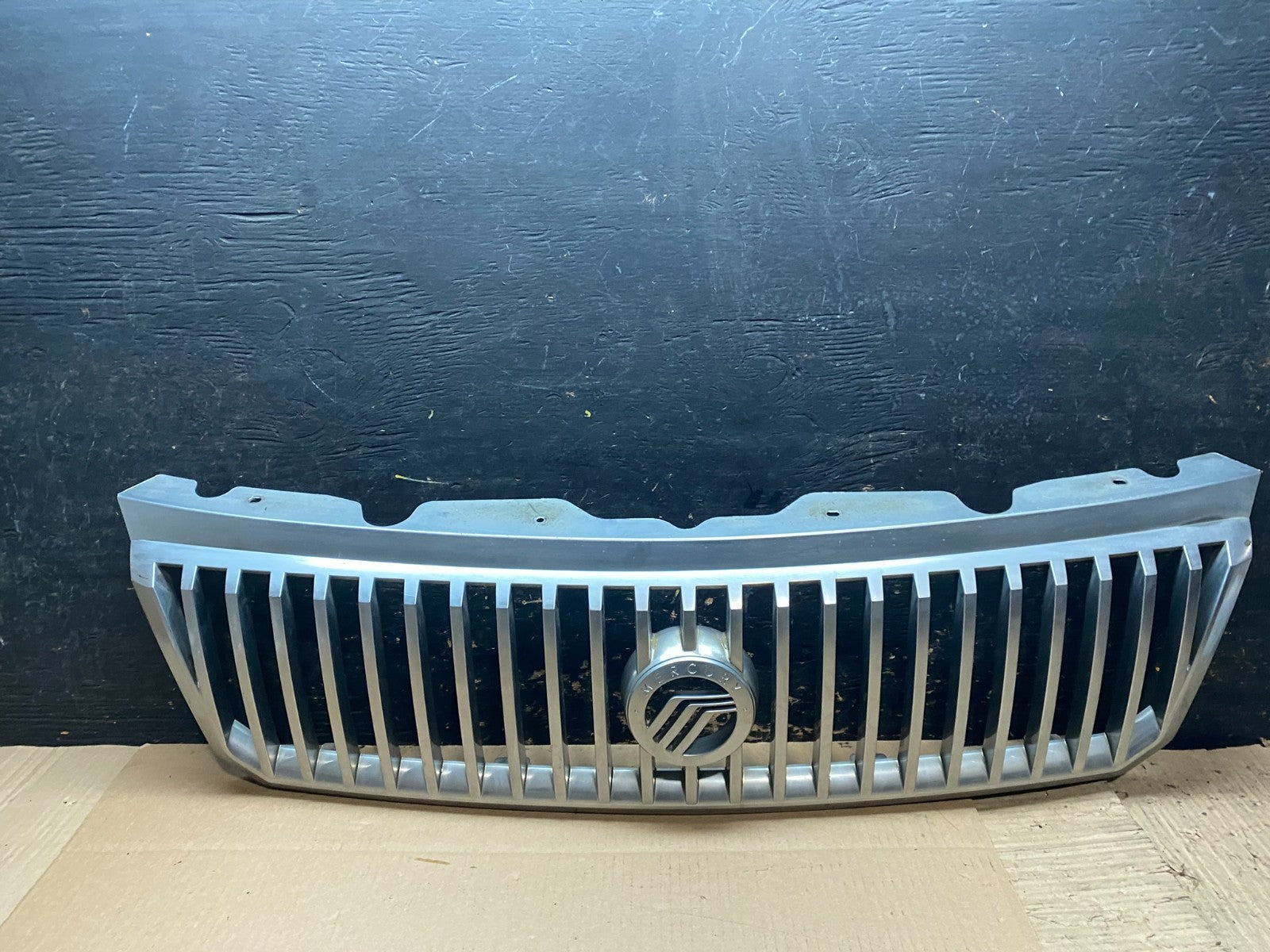 2002 to 2005 Mercury Mountaineer Front Upper Grill Grille Oem W5680 DG0