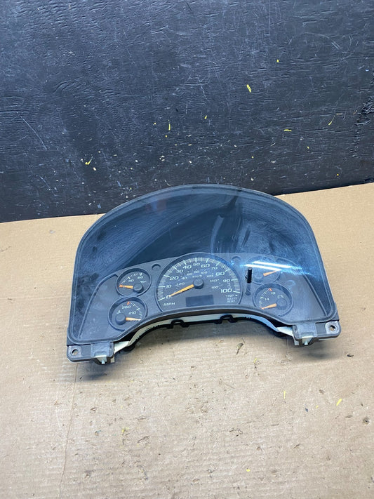 2004 to 2007 Chevrolet Express Speedometer Cluster Gauge Q9699 DG0