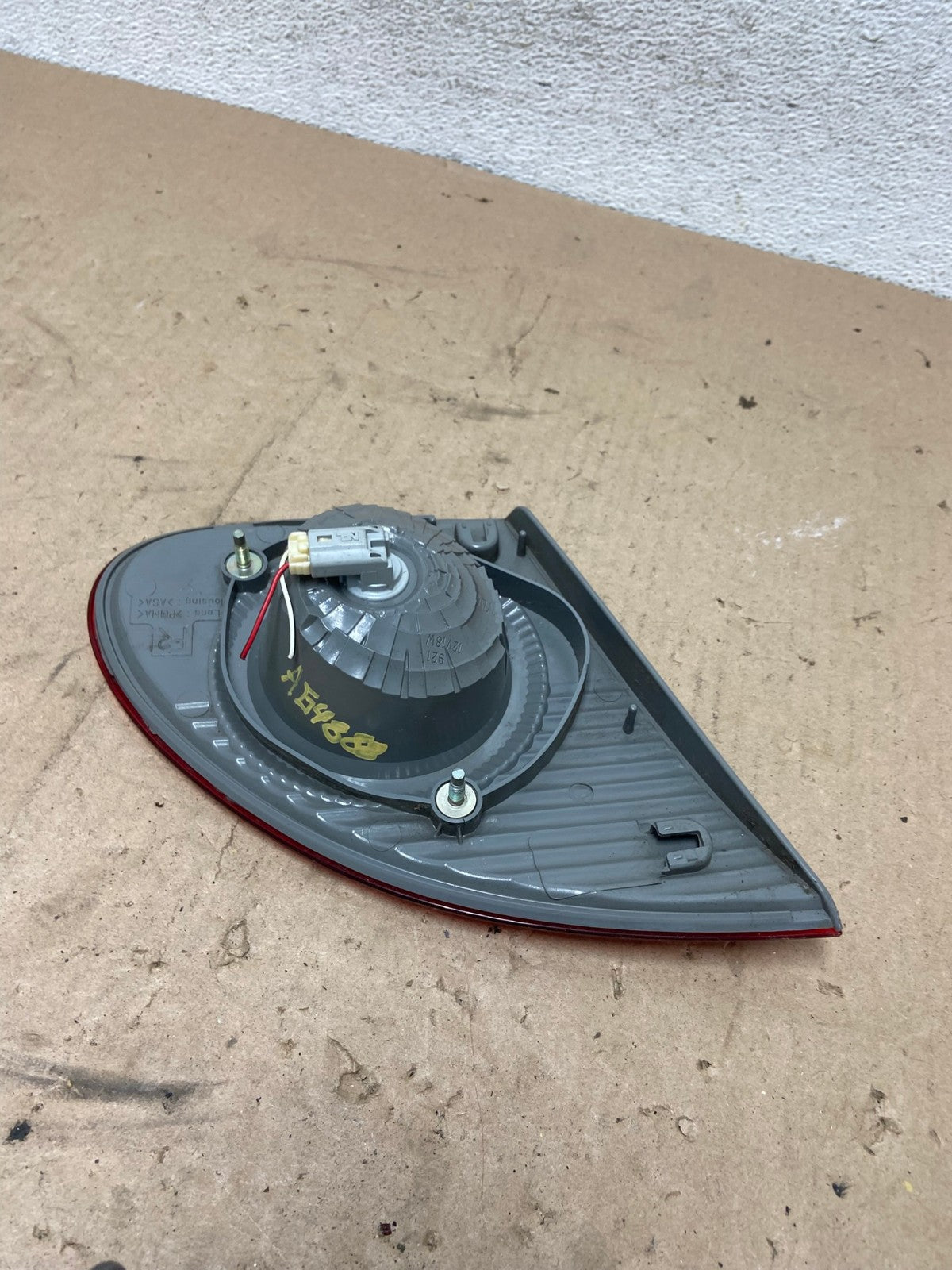 2003-2008 Toyota Corolla Inner Passenger Right RH Side Tail Light AG4888 LK5