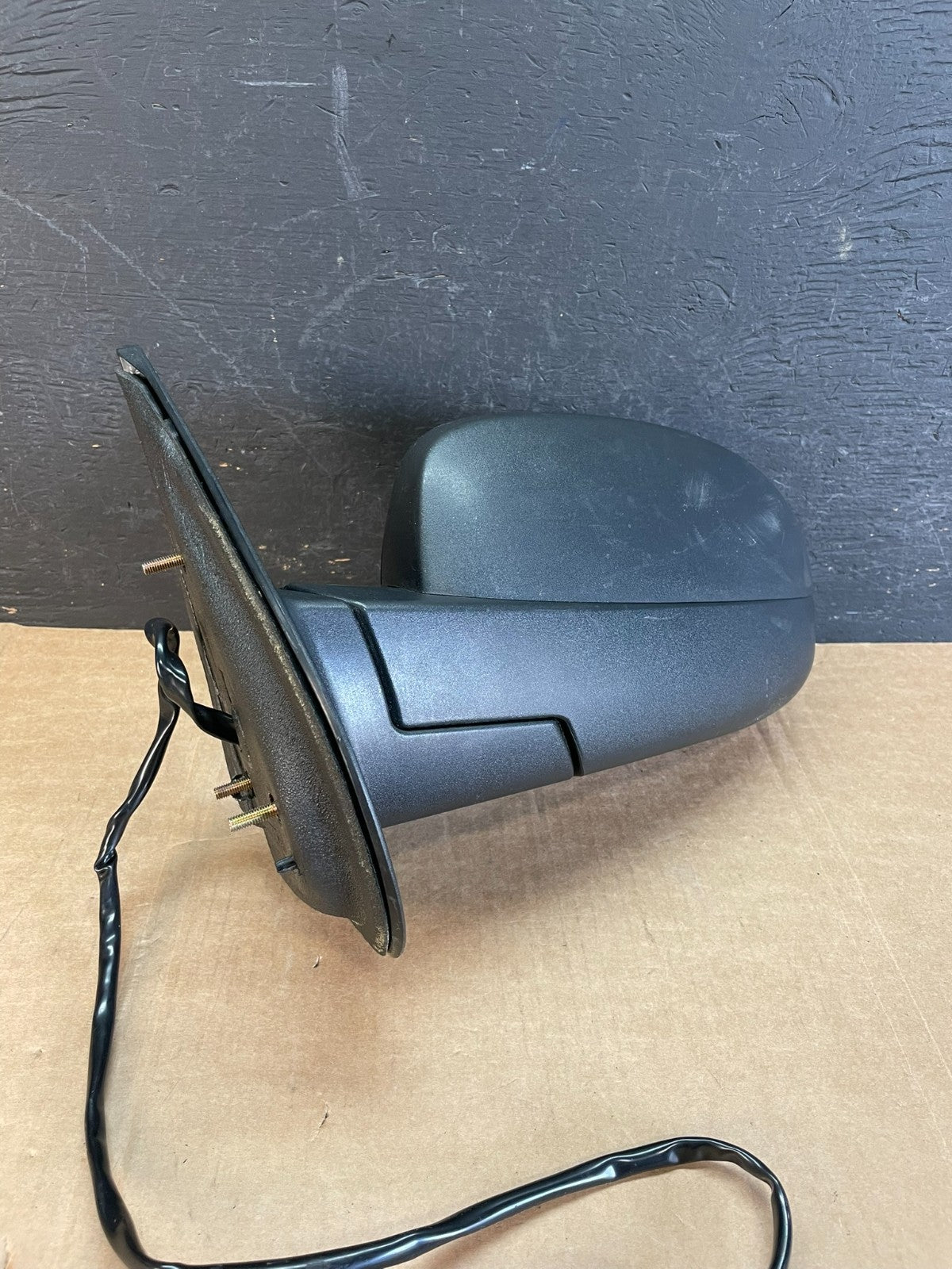 2007 to 2013 Chevrolet Tahoe Silverado Suburban Left Driver Mirror AE8301 DW1