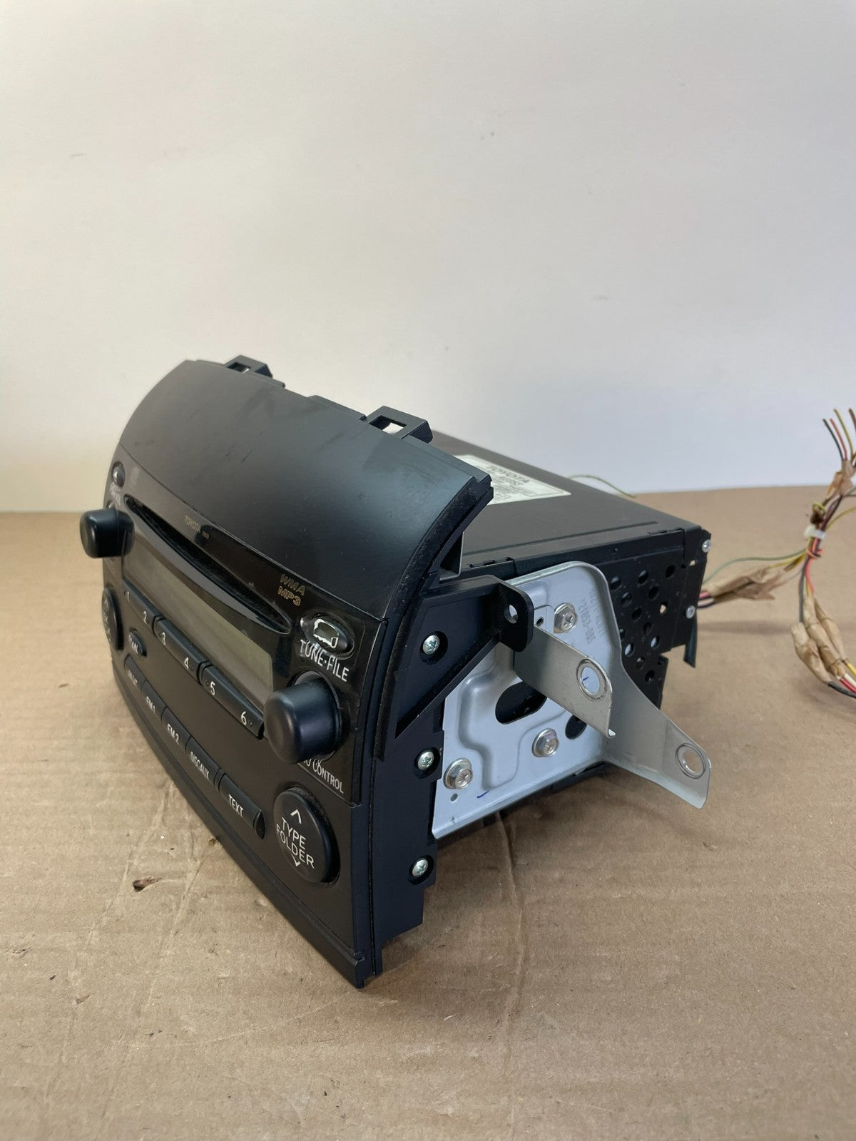 2006 to 2008 Toyota Sienna AM FM CD WMA Mp3 Radio Receiver AI0537 DG2