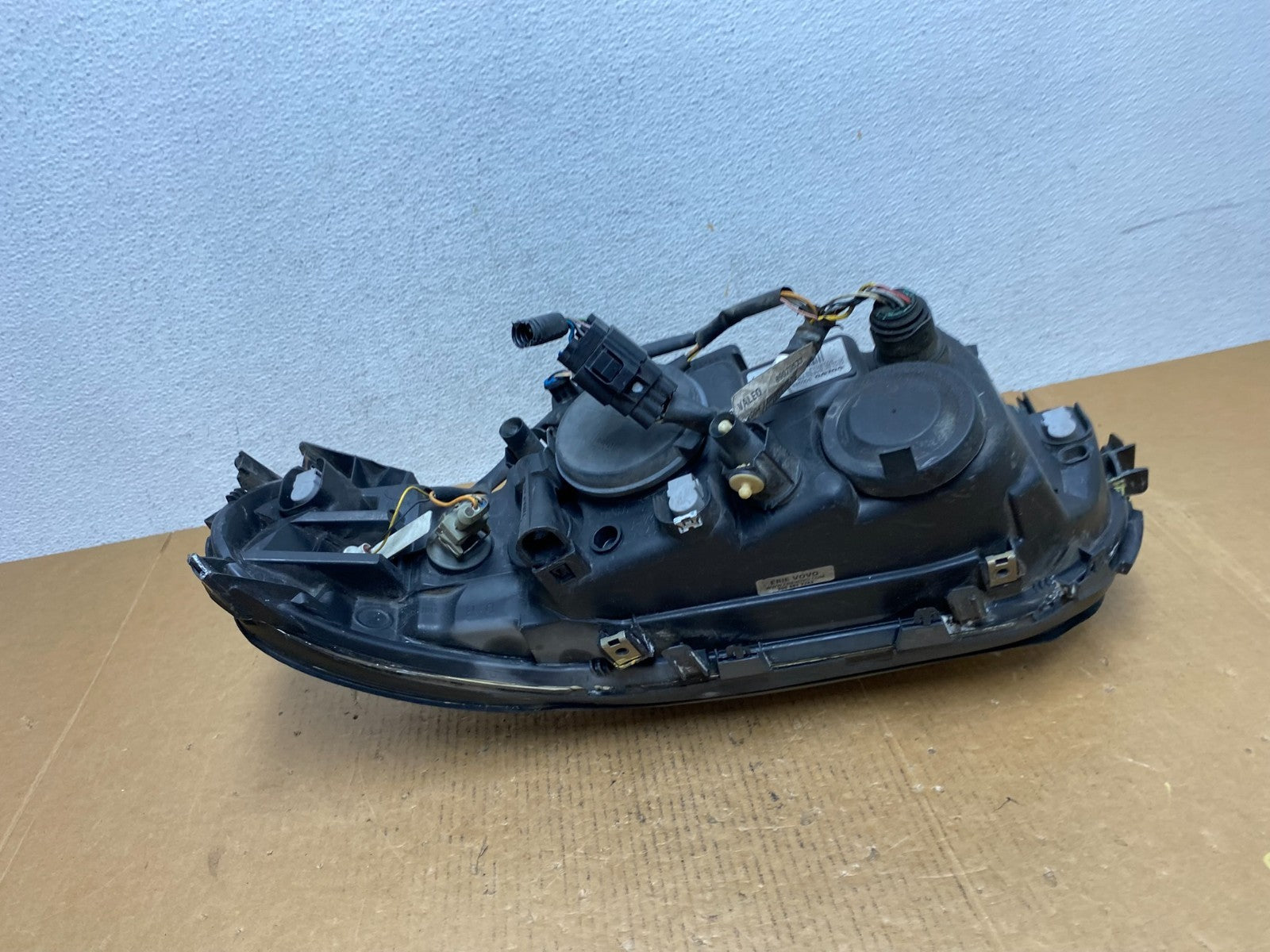 2005 to 2007 Volvo XC70 V70 Passenger Right Passenger RH Headlight AE0556 DW6