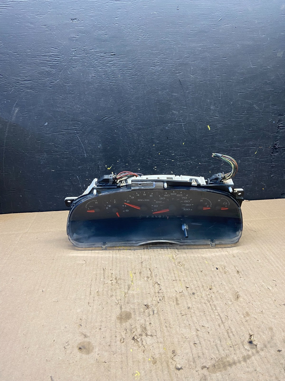 2004 to 2008 Ford E150 E250 E350 Gauge Speedometer Cluster Q2316 DG0