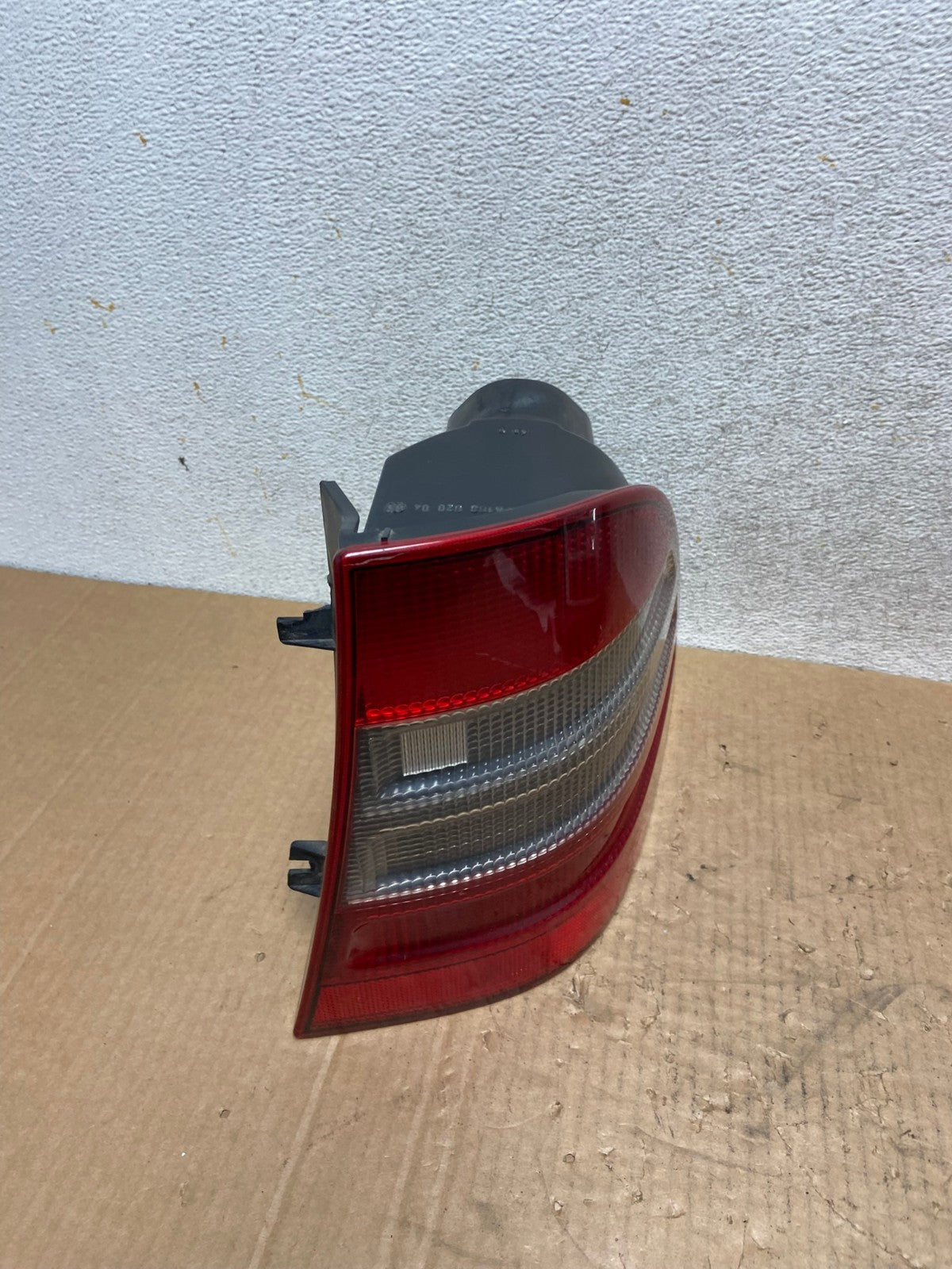 1998 to 2001 Mercedes ML320 ML-Class Right Passenger Rh Tail Light AI4750 LK2