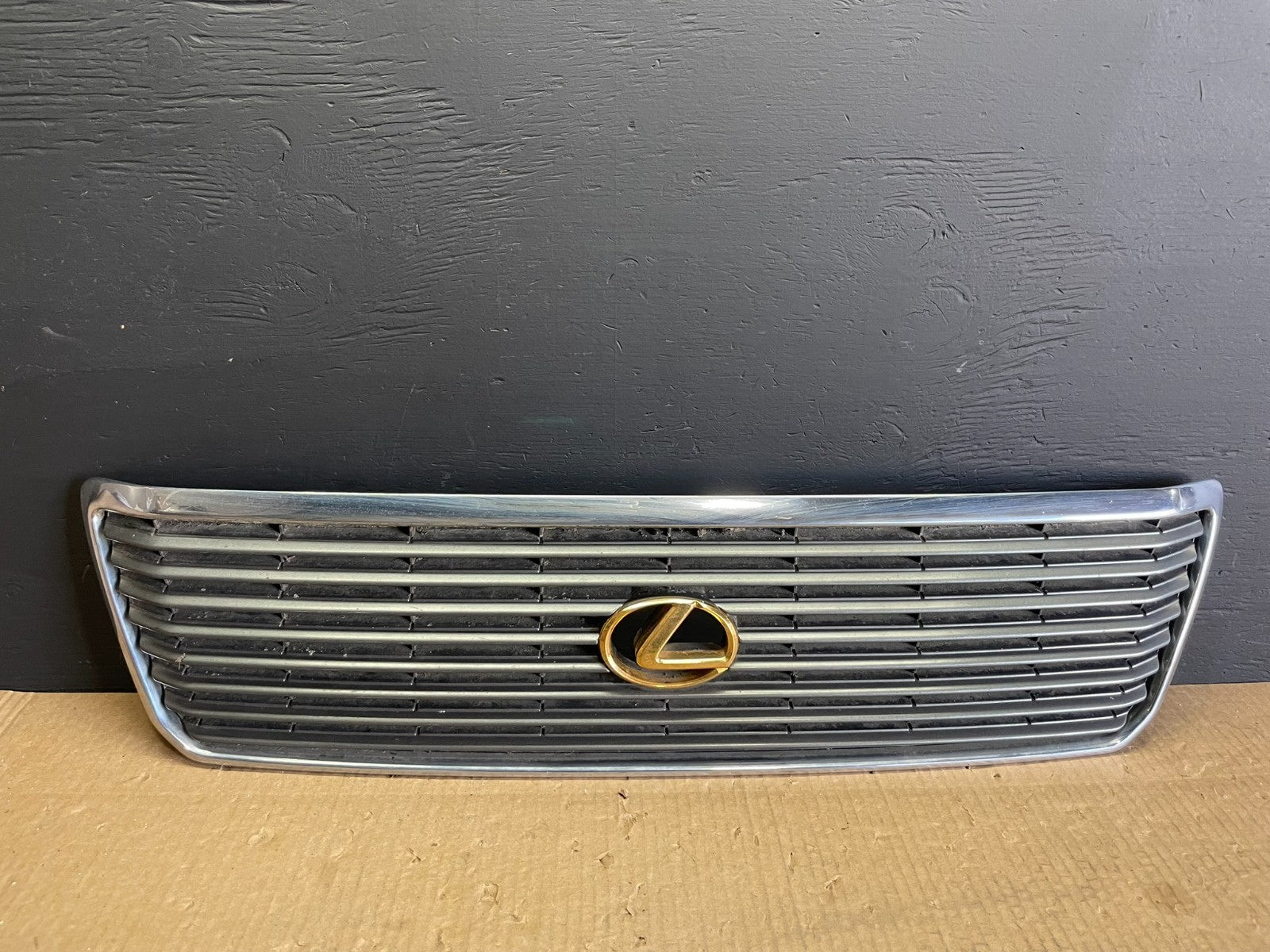 1998 to 2000 Lexus LS400 Front Grille Grill OEM AB3284 DG0
