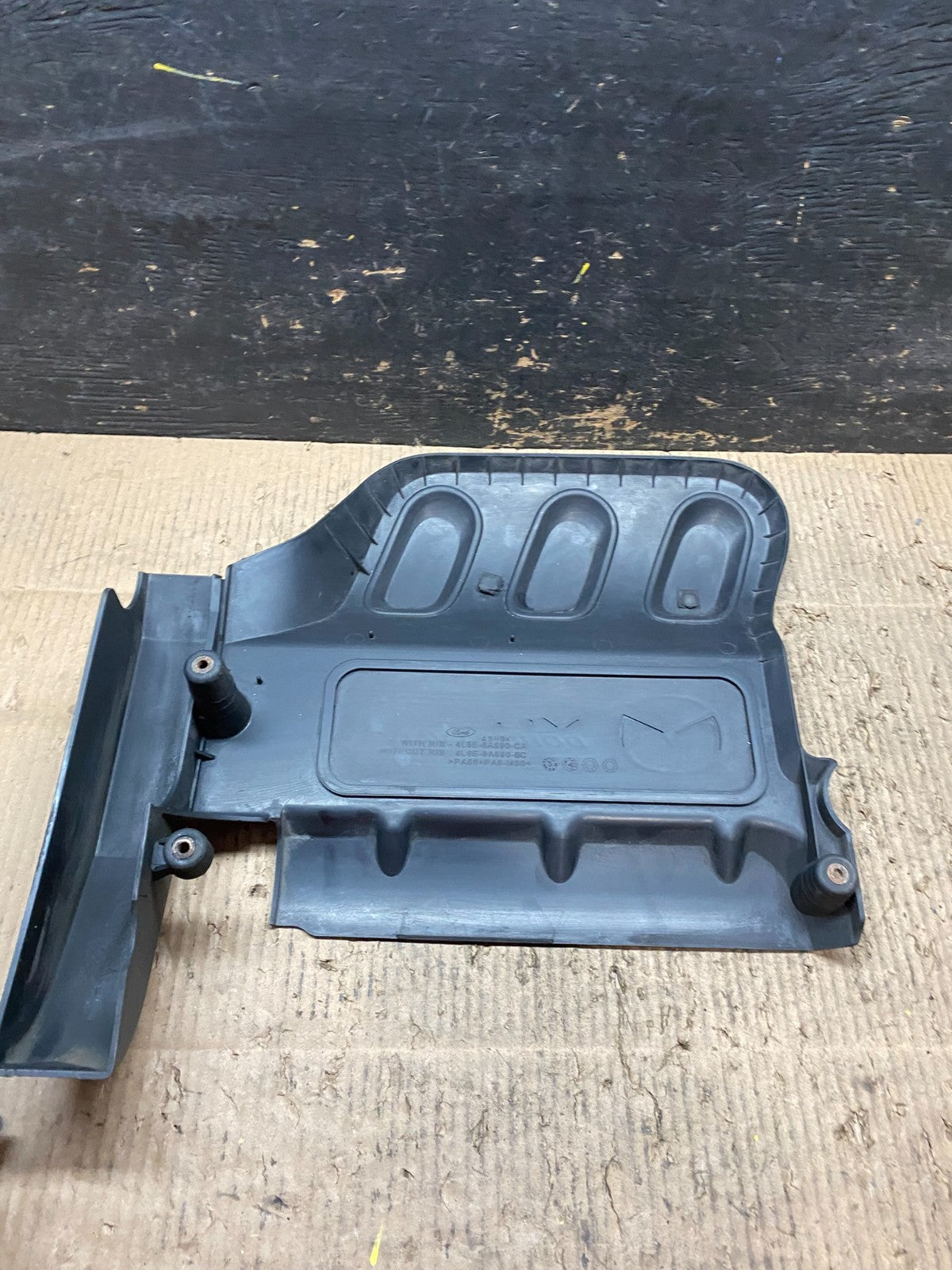 2000 to 2003 Mazda Tribute DOHC 24 VALVE Engine Shield Top Cover t9937 DG4