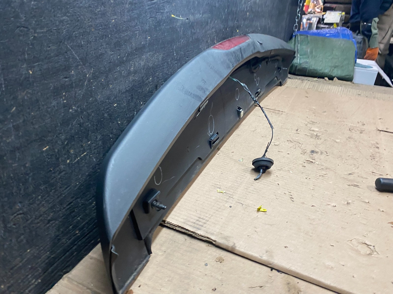 2007 to 2010 Jeep Compass Spoiler 3RD Third Break Light Rear OEM W2490 DG9