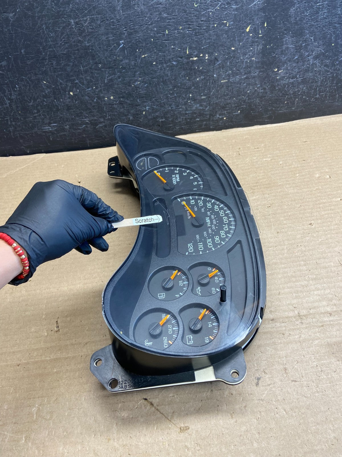 2003 to 2006 Chevrolet Silverado Speedometer Instrument Cluster AH3488 DG2