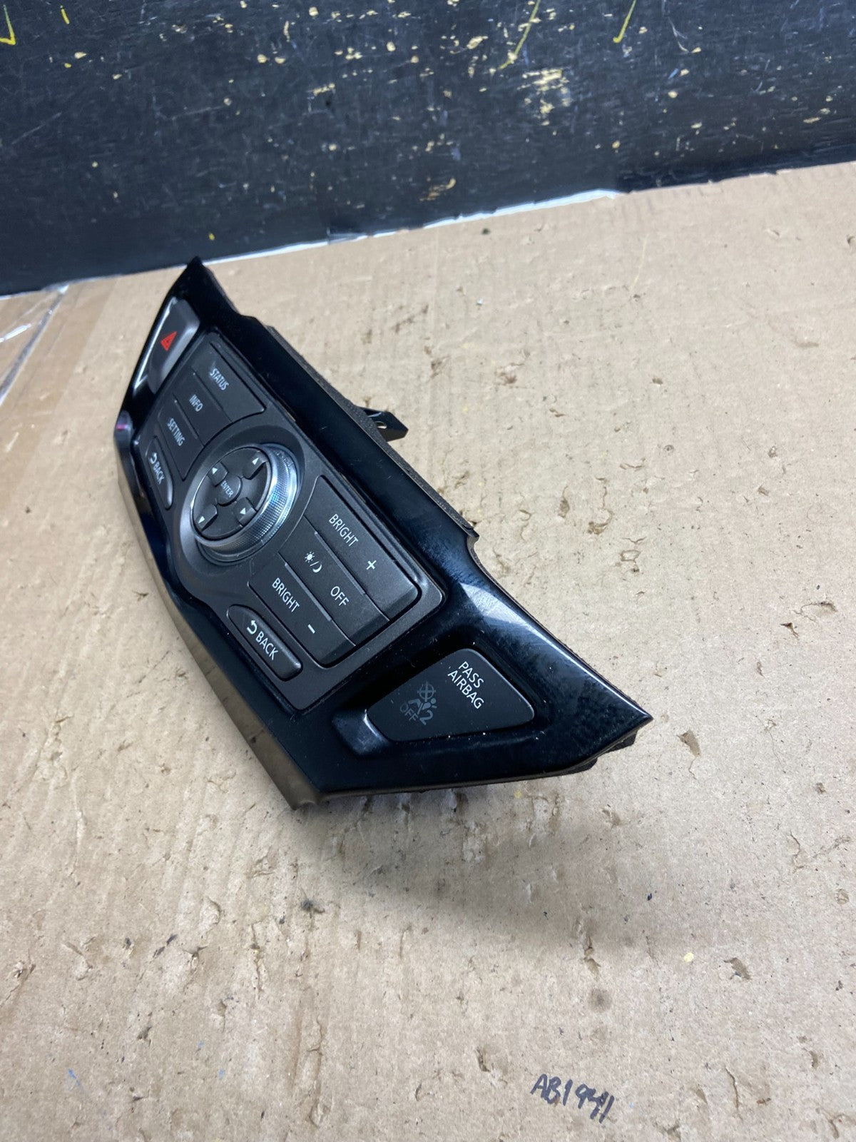 2013 to 2018 Nissan Pathfinder Radio Audio Climate Control OEM AB5488 DG2