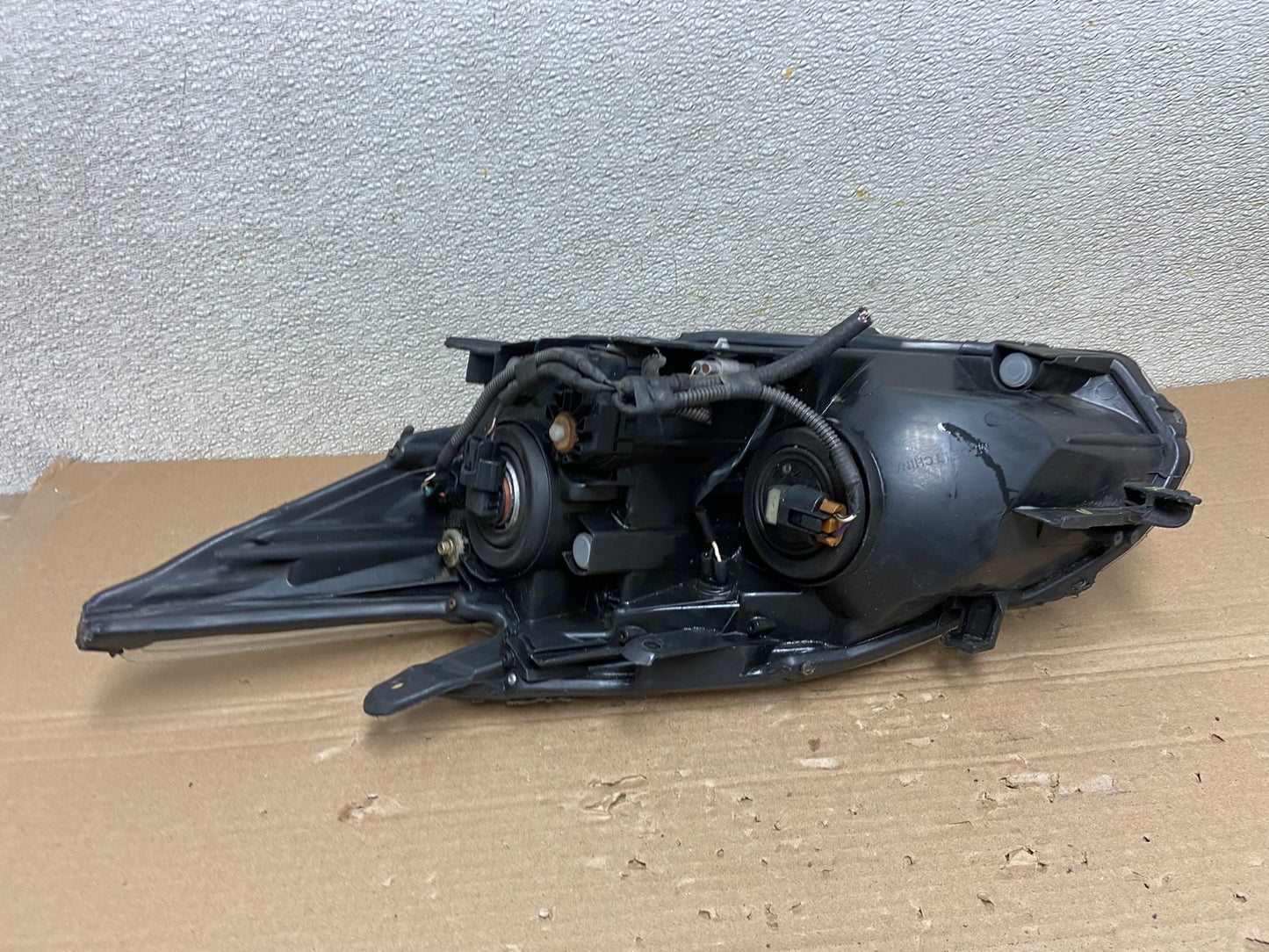 2010 - 2011 Toyota Prius Right Passenger Rh Halogen Headlight OEM AB1098 DW5