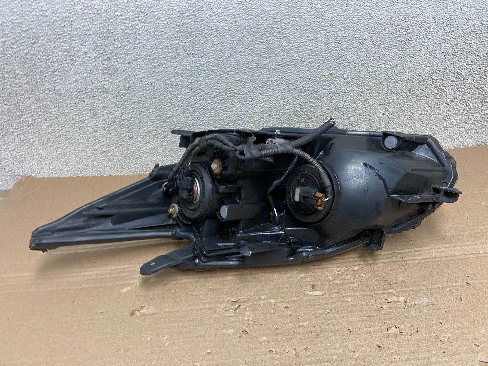 2010 - 2011 Toyota Prius Right Passenger Rh Halogen Headlight OEM AB1098 DW5