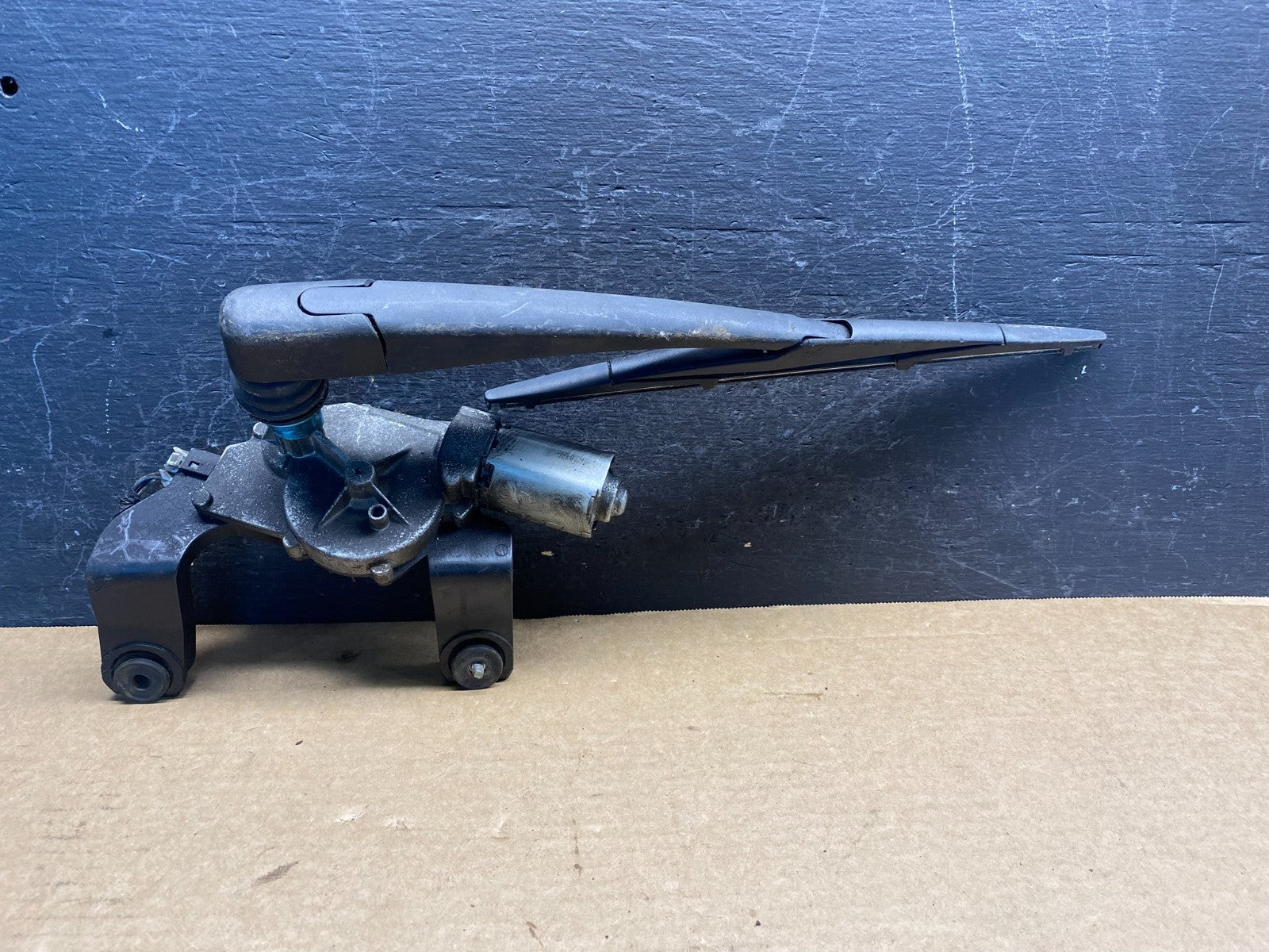 2010 - 2015 Hyundai Tucson Rear Glass Windshield Wiper Motor AF5339 DG0