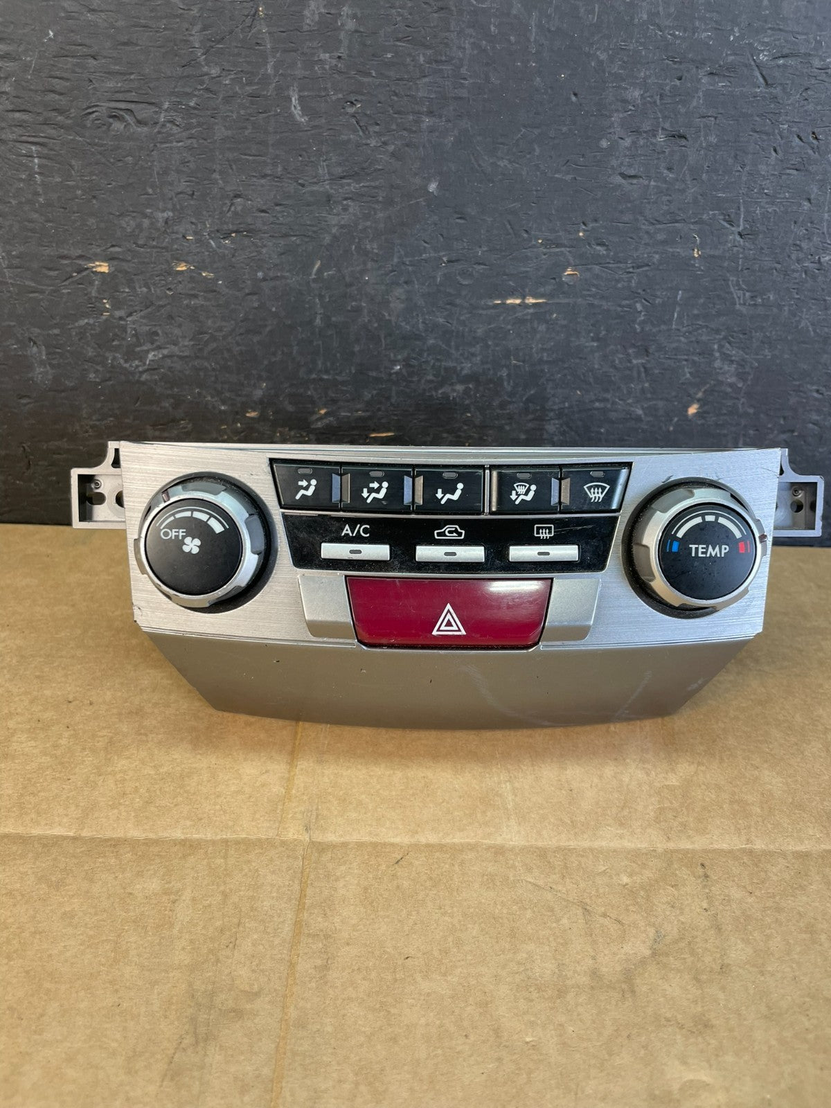 2010 - 2014 Subaru Outback Legacy A/C Heater Climate Control Unit AC4995 DG0