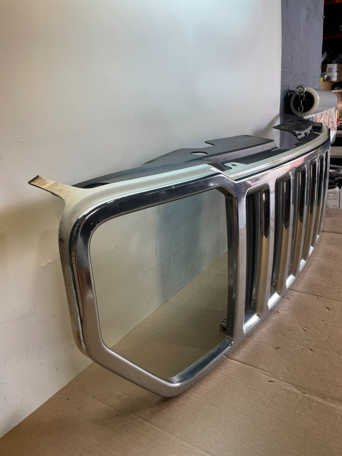 2008 to 2012 Jeep Liberty Front Upper Grill Grille ah6404 DG2