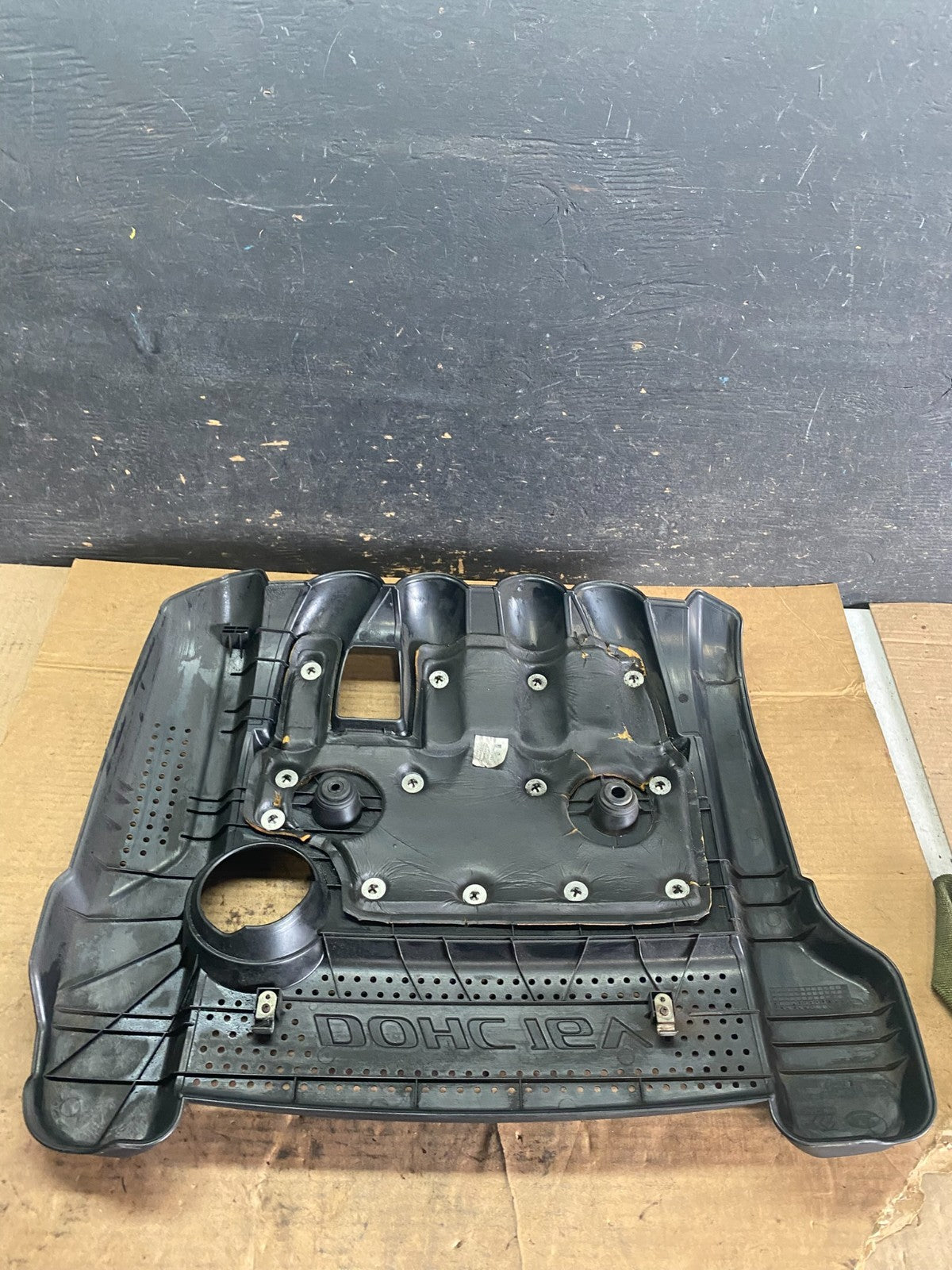 2004 2005 2006 Kia Optima 2.4L  Engine Motor Cover OEM Q8491 DG4