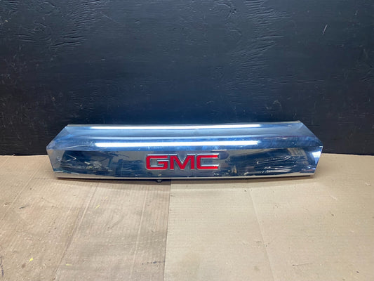 2011-2015 GMC Terrain Tailgate Chrome Finish Molding with Camera Oem E33140
