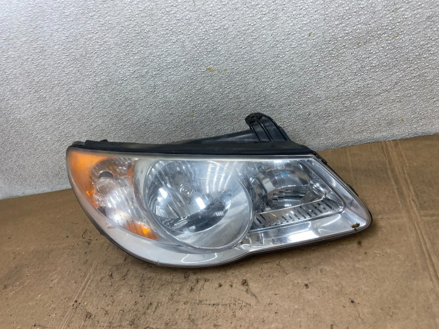 2007 2008 2009 2010 Hyundai Elantra Right Passenger Side Headlight OEM Y7173 DW1