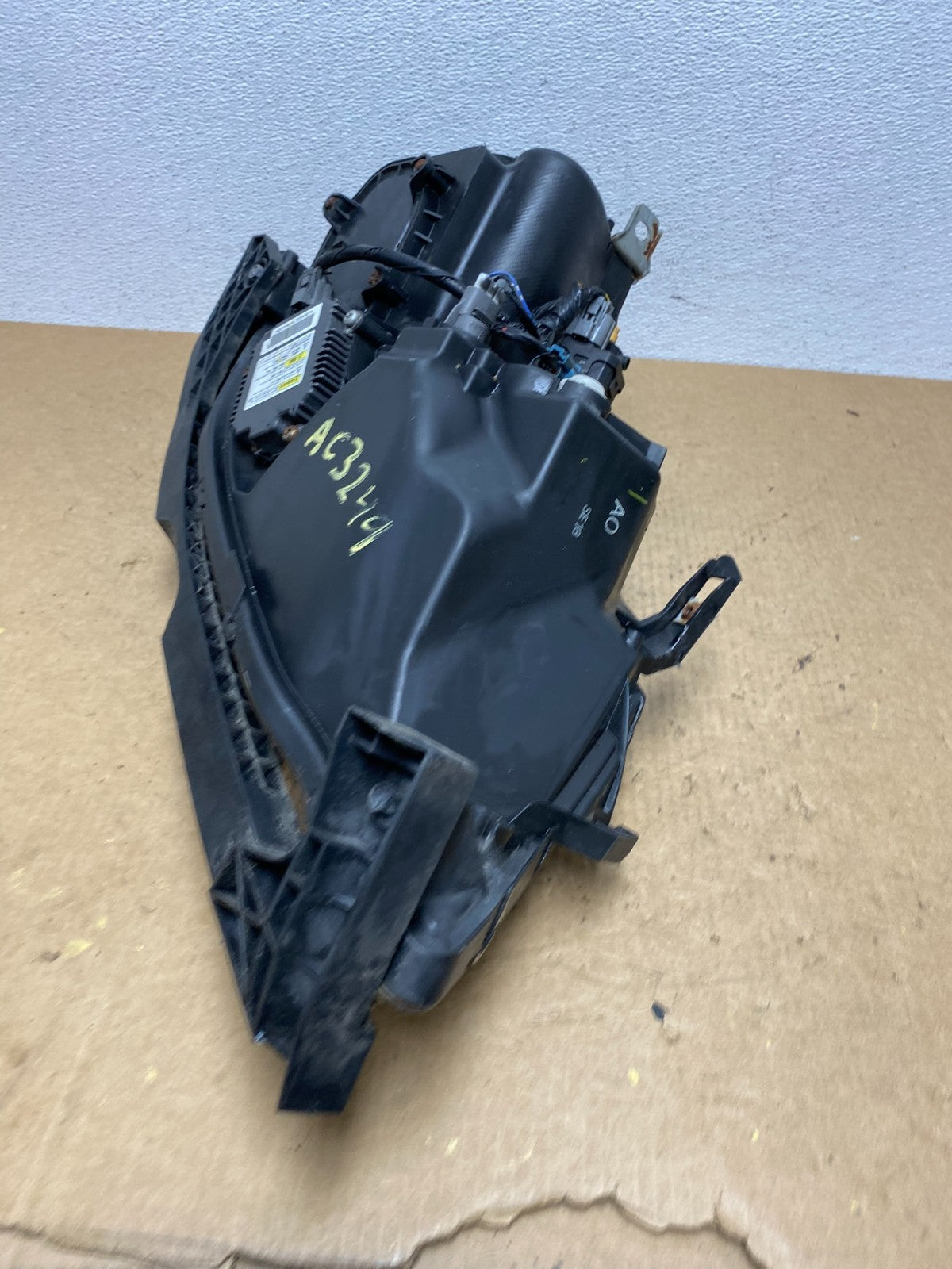 2005 to 2008 Acura RL Left Driver LH Side XENON HID Headlight OEM AC3249 DW6