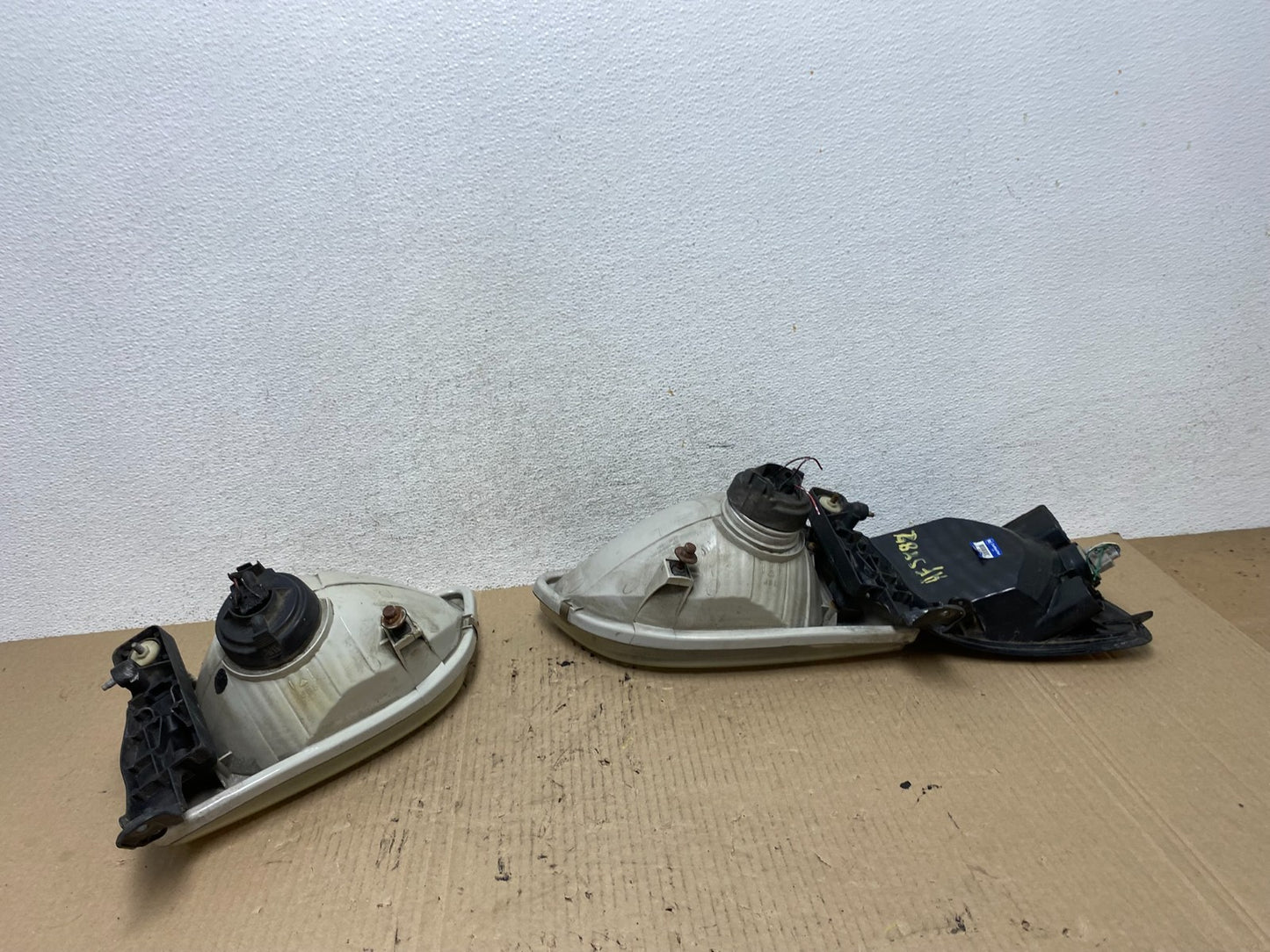 2001 2002 2003 Toyota Sienna Left+Right Side Set Headlights Halogen AF5882 DW8