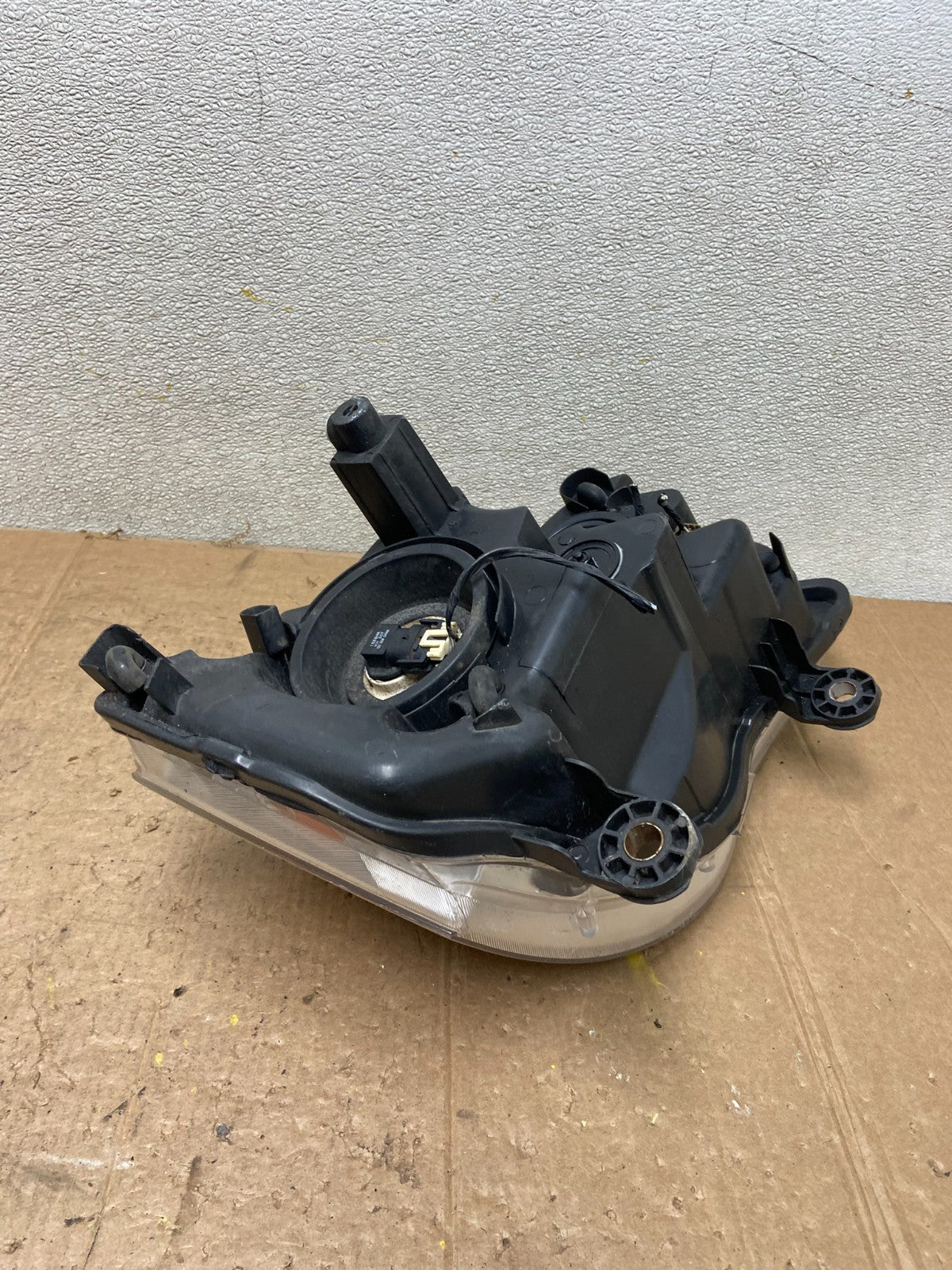 2008 to 2016 Chrysler Town and Country Left Driver Lh Side Headlight AA3434 DW5