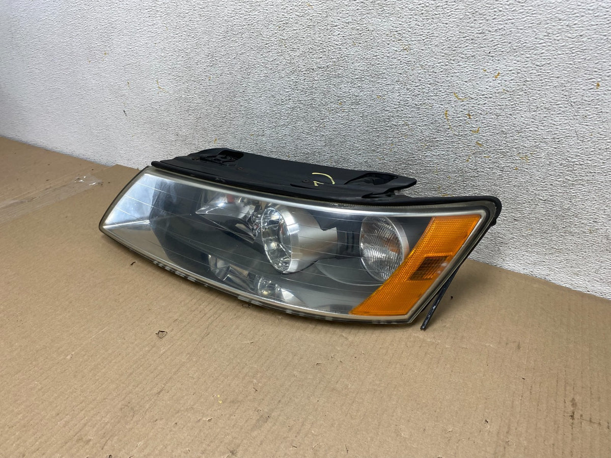 2006 to 2008 Hyundai Sonata Left Driver LH Side Headlight Halogen AH5735 DW2