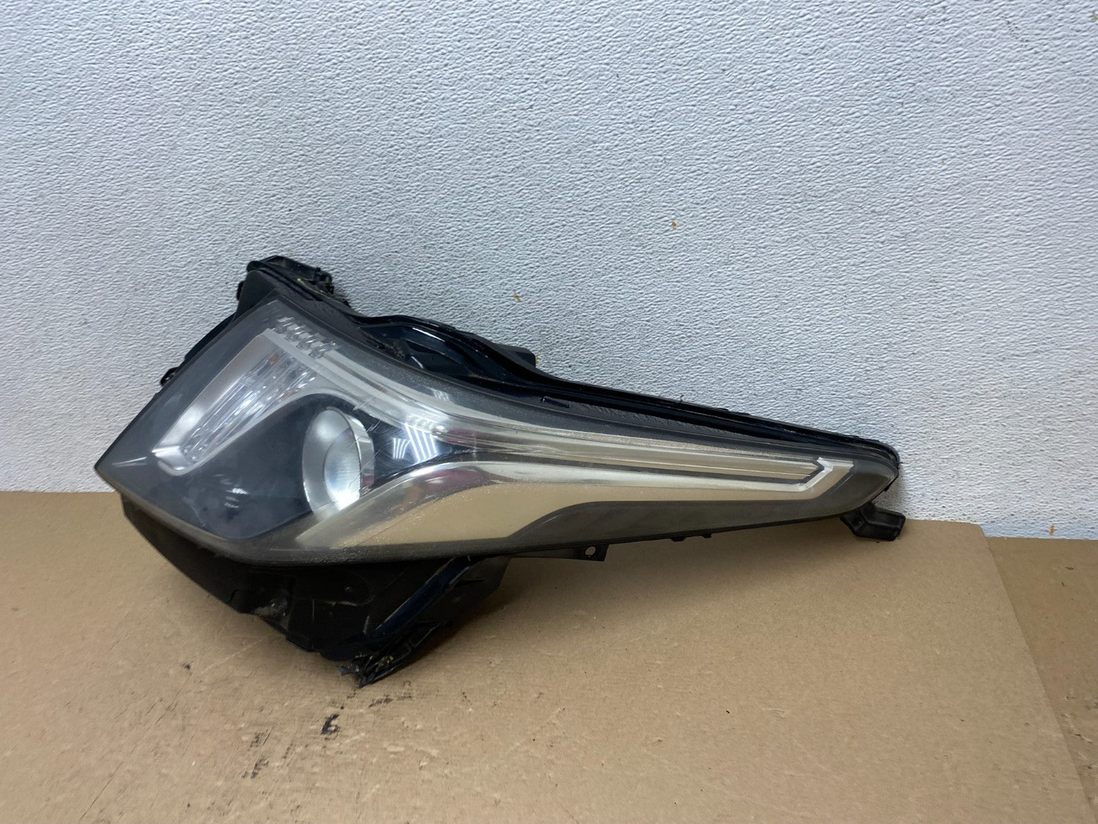 2013 - 2018 Cadillac Ats Right Passenger RH Side Halogen Headlight AF4511 DW1