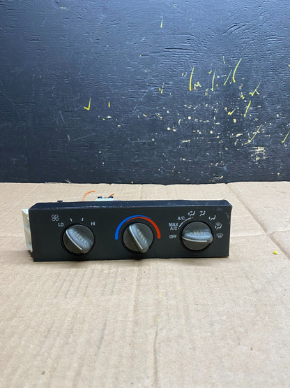 2001 - 2007 GMC Chevrolet Express 1500 Climate Control A/C aa4518 DG0
