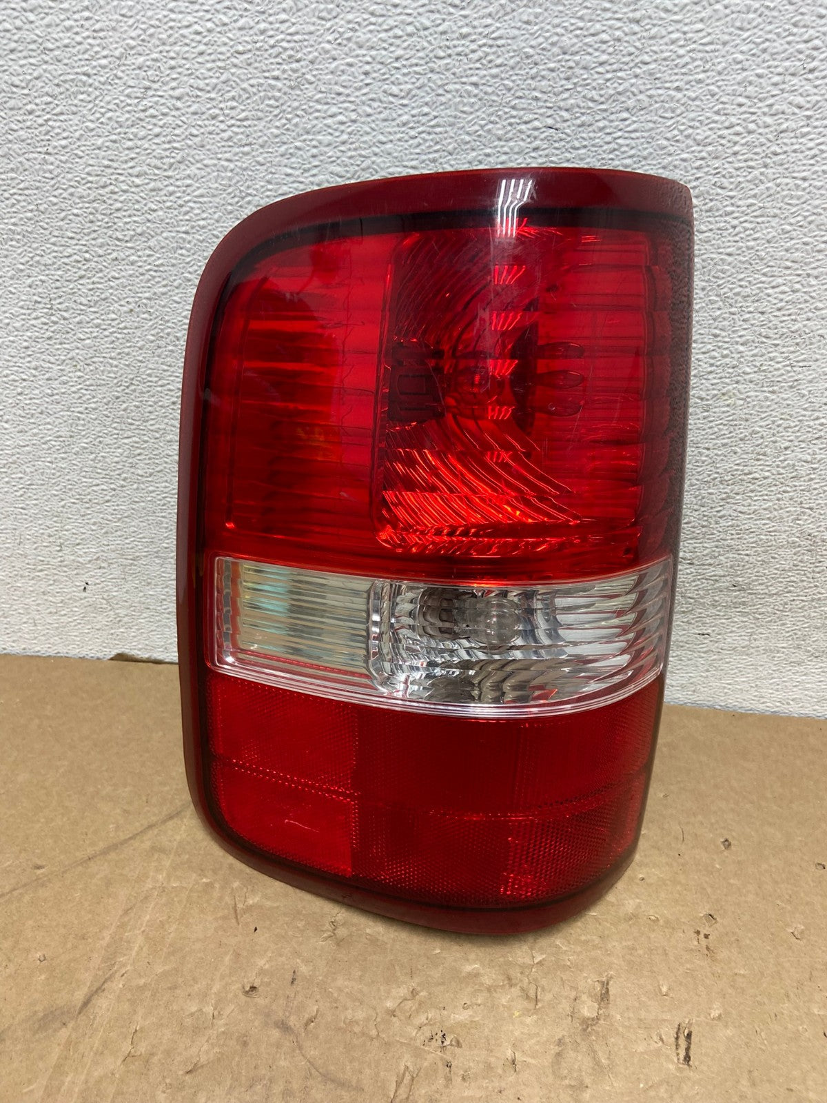 2004 to 2008 Ford F150 F-150 Left Driver LH Side Tail Light AG1098 LK0