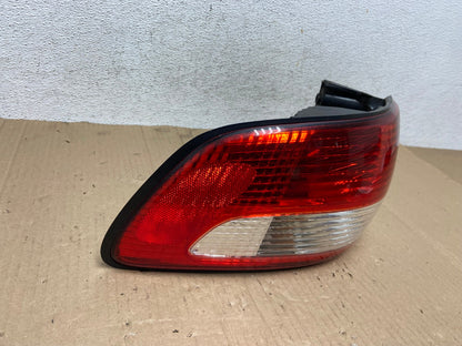 2001 2002 2003 Toyota Sienna Left Driver Lh Side Tail Light AE8955 LK2