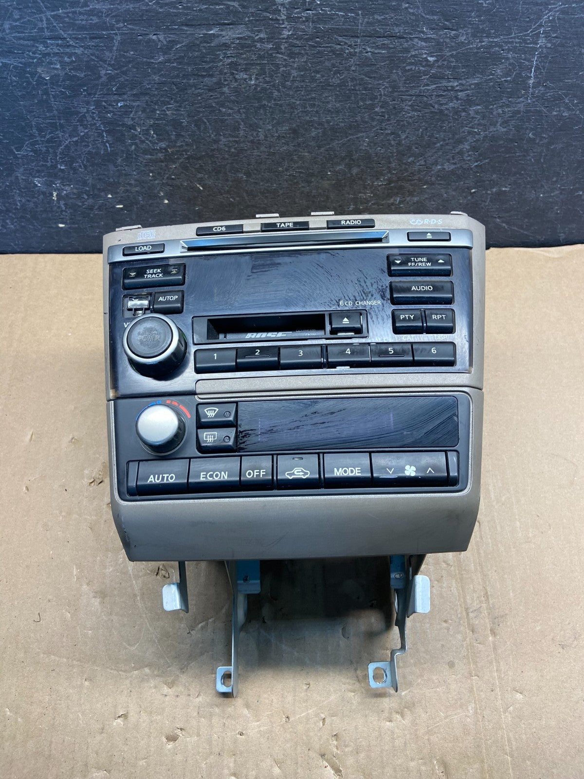 2002 to 2004 Infiniti I35 Radio Receiver AM-FM 6 Disc Bose Audio AG16130