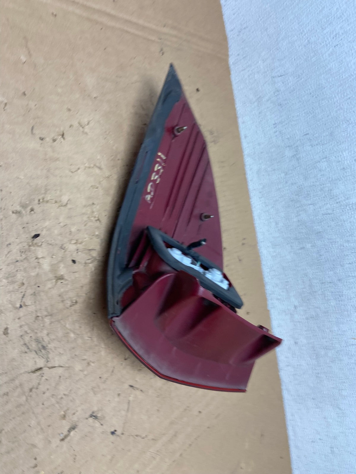 2004 to 2005 Toyota Sienna Left Driver LH Side Tail Light AD3311 LK4