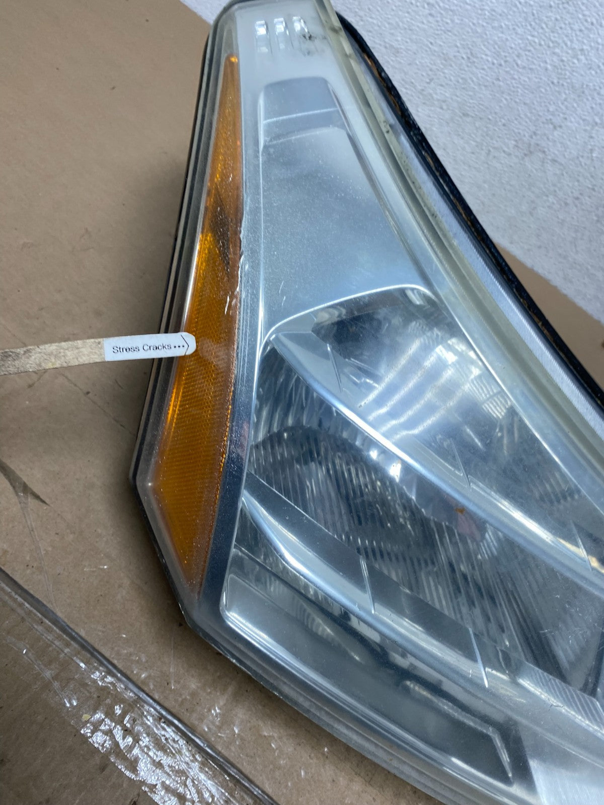 2008 2009 2010 2011 Ford Focus Right Passenger Rh Side Headlight AE6889 DW4