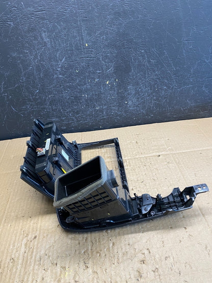 2006-2014 Hyundai Entourage Sedona Center Radio Clock Bezel Air Vent AC9631 DG3