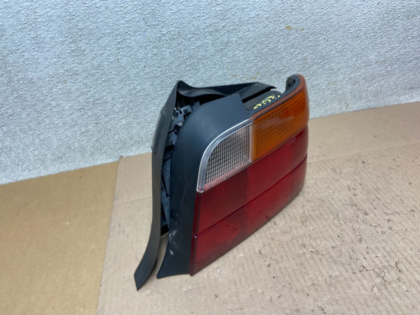 1995 to 1999 BMW 3-Series E36 318i Right Passenger Tail Light Z6126 DG2