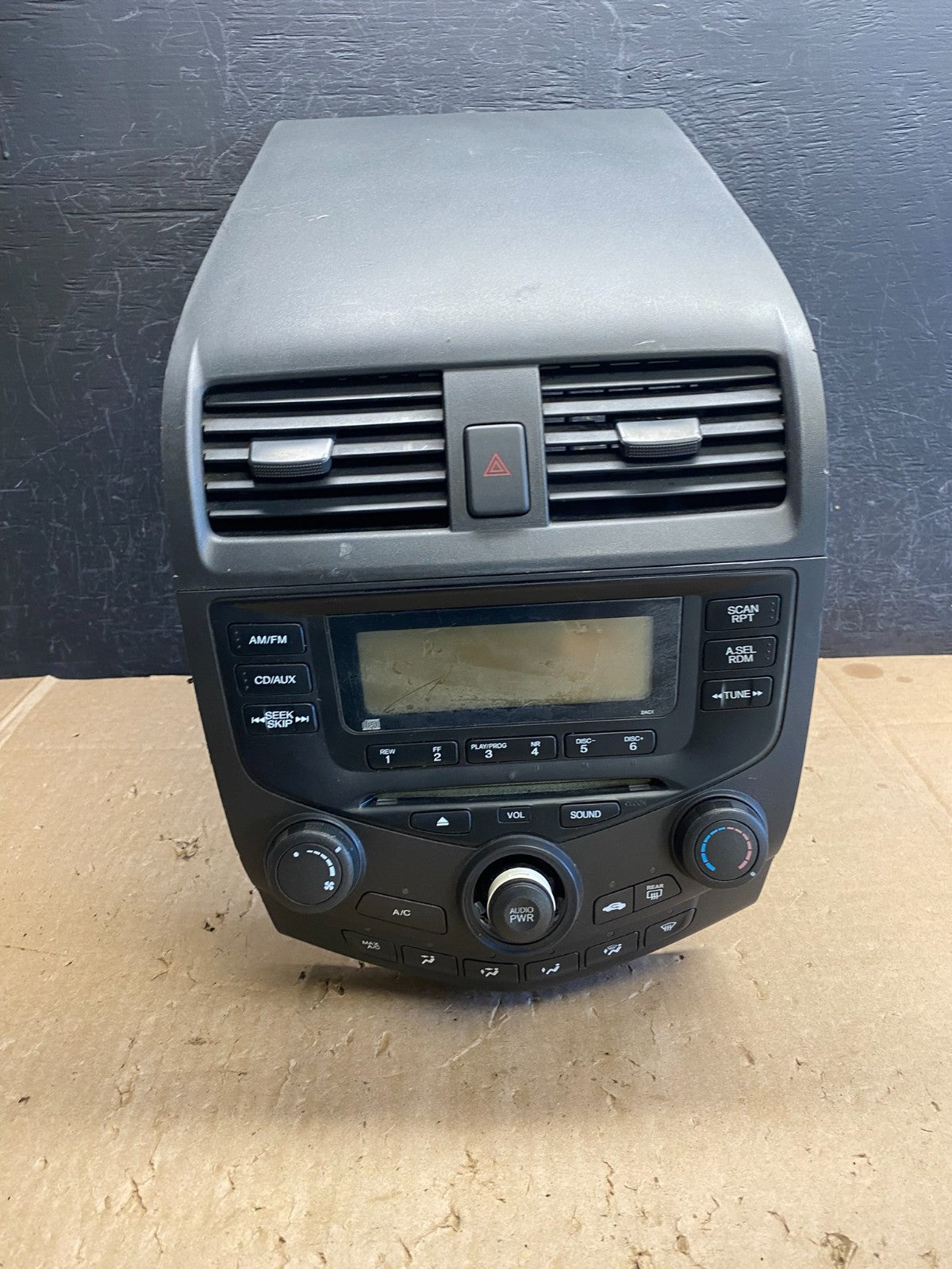 2003 to 2007 Honda Accord Radio CD Player Climate Control Switch aj1363 DG0