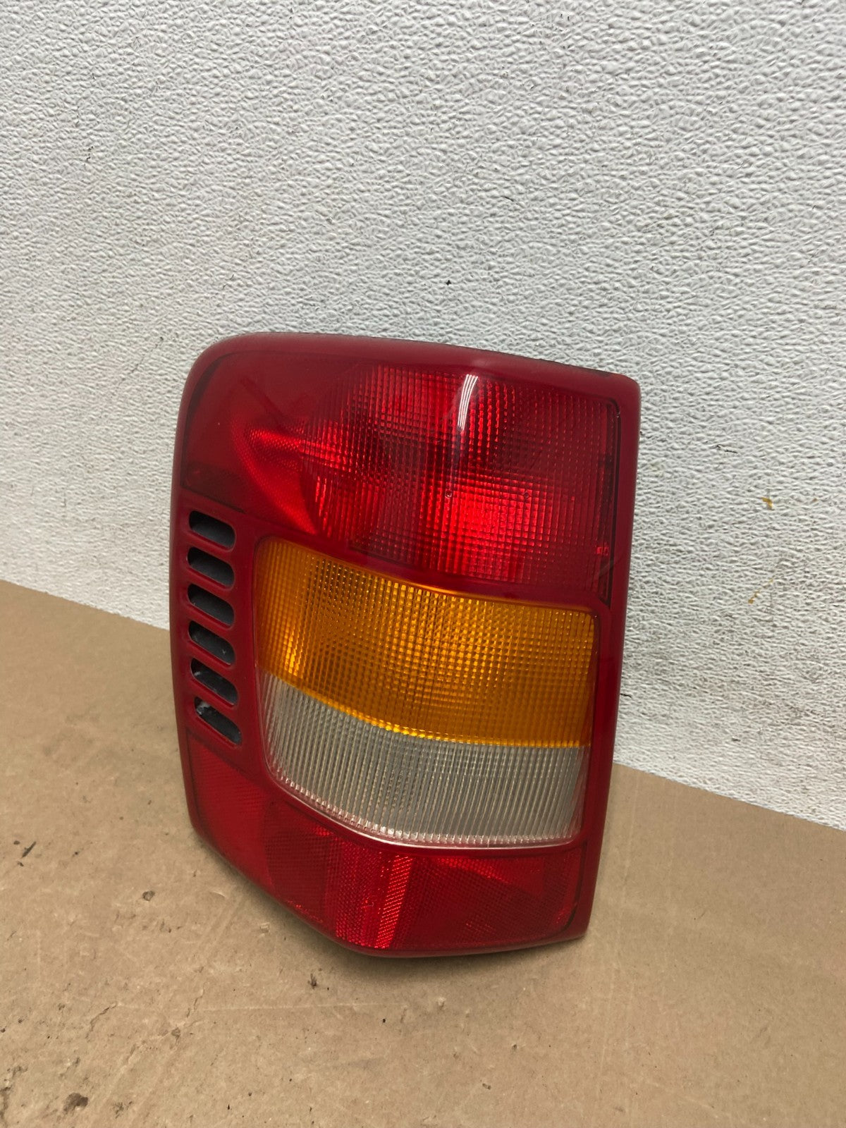 1999 - 2004 Jeep Grand Cherokee WJ Left Driver Lh Tail Light TYC AE6031 DW0
