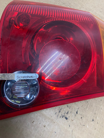 2004 2005 2006 Chrysler Pacifica Left Driver LH Tail Light AD5164 LK3
